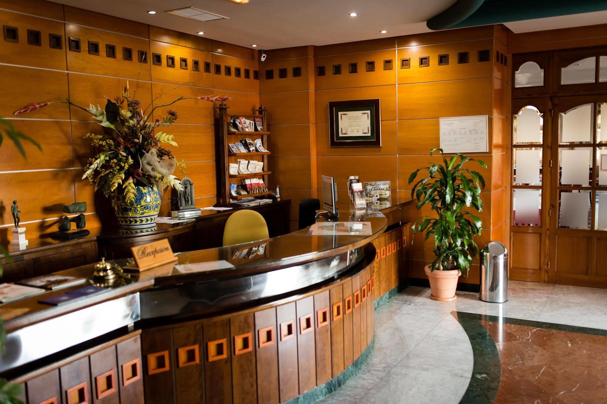 La Sierra Hotel อันเตเกรา ภายนอก รูปภาพ